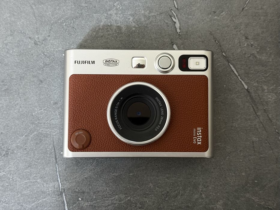 Гибридный инстакс Fujifilm Instax Mini Evo Brown