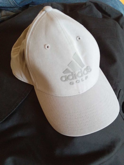 Шапка с козирка Адидас