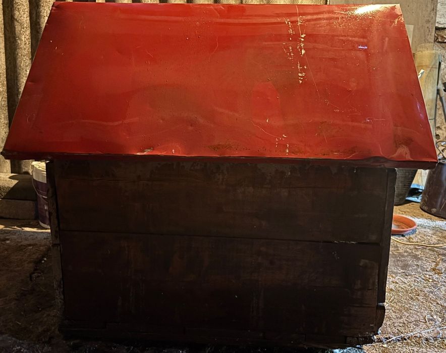 Cusca din lemn pentru caine