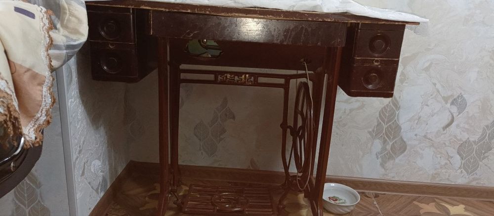Срочно..Продается швейная машинка