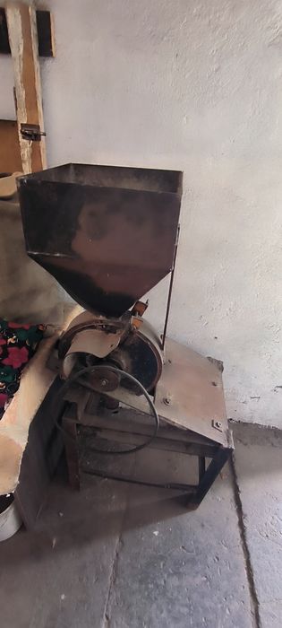 Продам зерно дробилку
