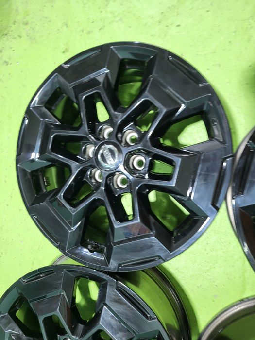 18 6x114.3 Nissan лети джанти 6х114.3 нисан