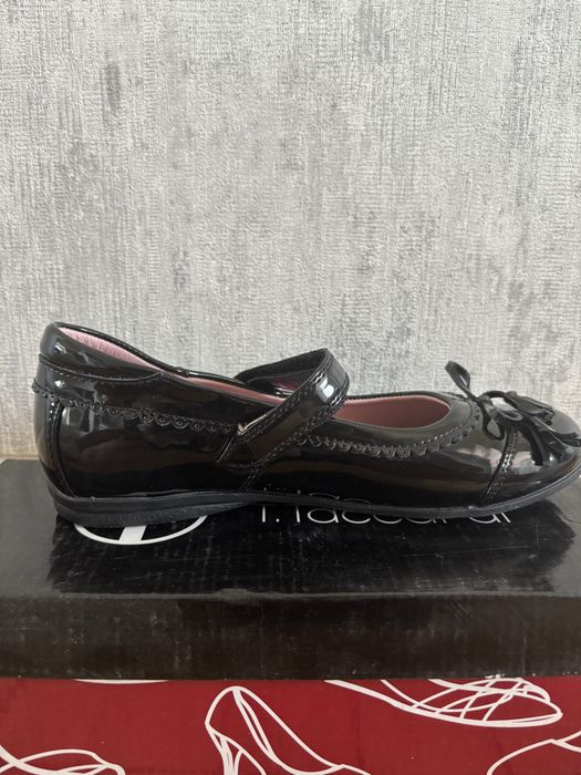 Кожаные туфли для девочек