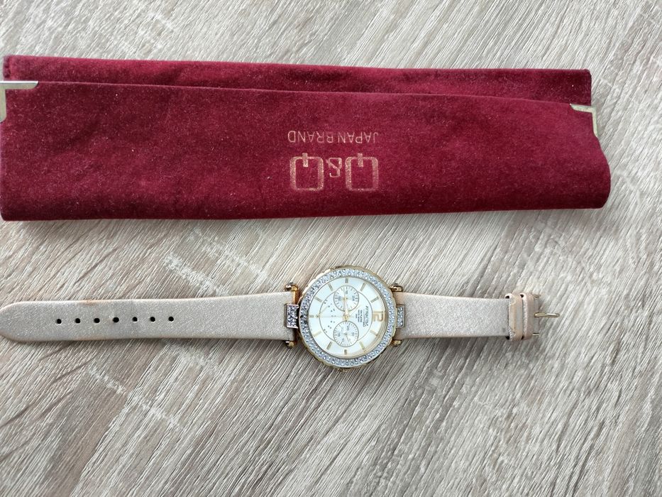 Часы наручные женские