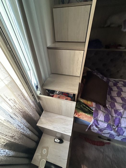 Кровать двухяростная