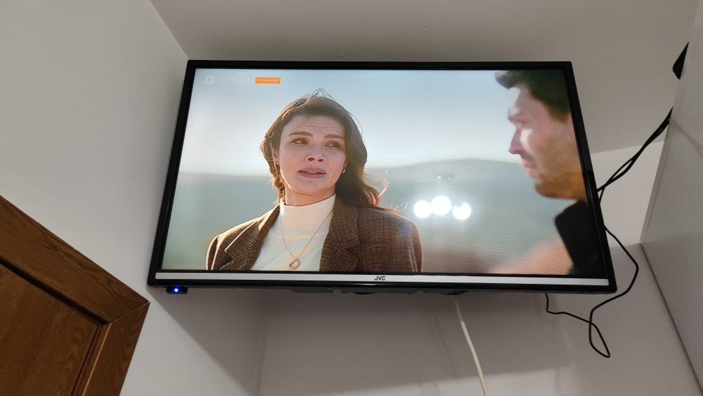 Телевизор JVC 32 инча