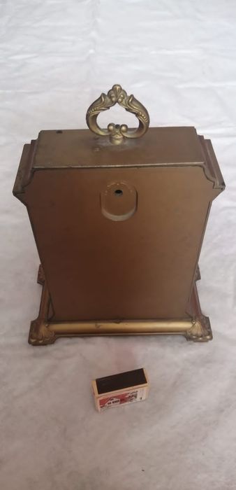 Продам настольные часы