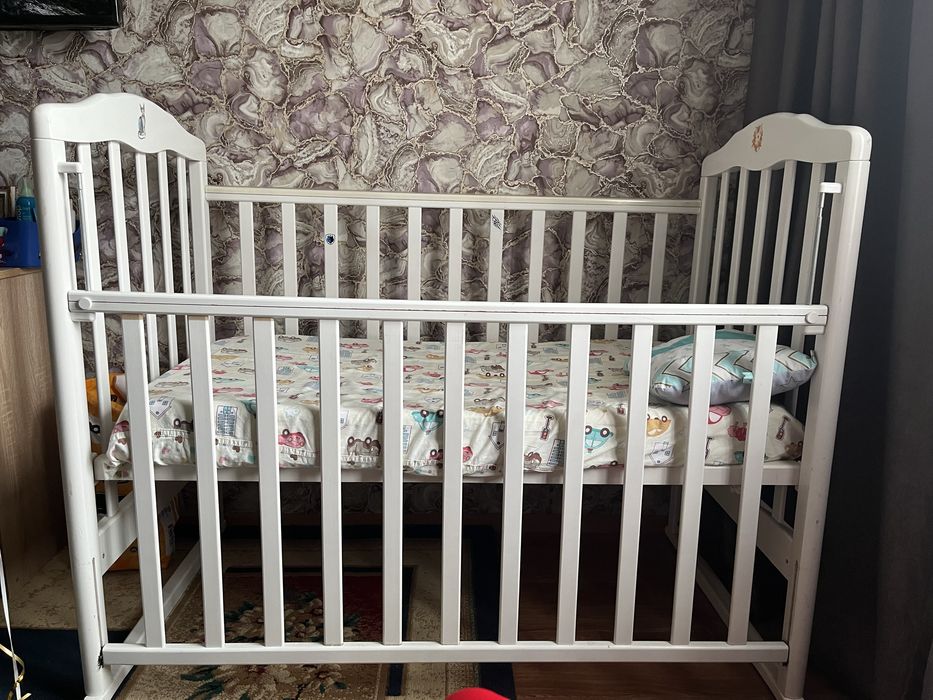 Продам детскую кровать (до3х лет)