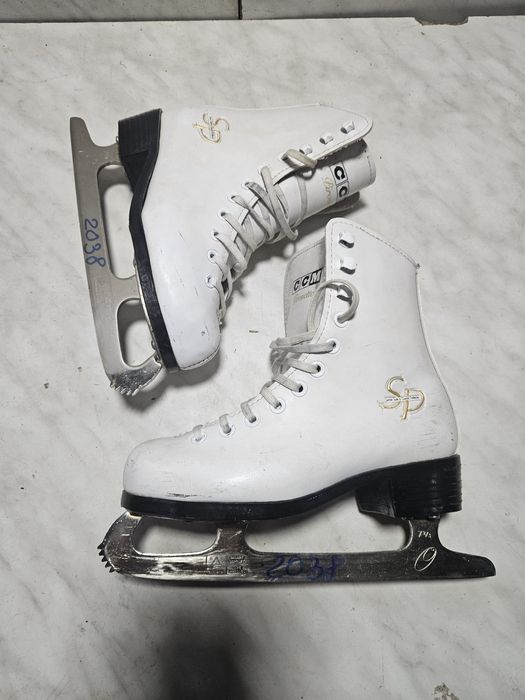 Patine 2038 gheata patinaj artistic  CCM marime eu 30  ( 19,5  cm)