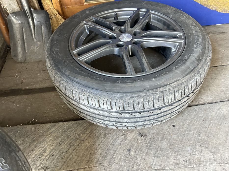 Продам диски с шинами на 17