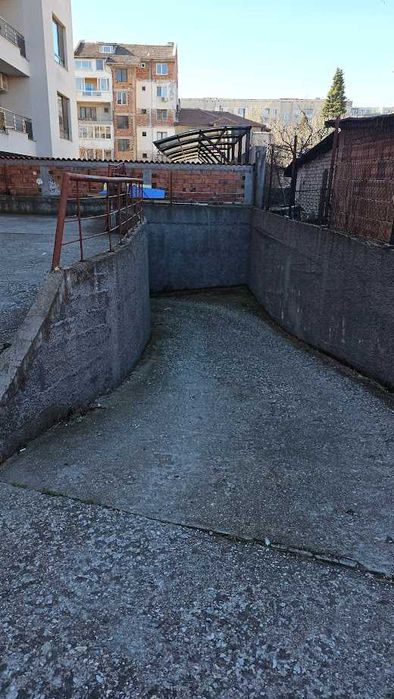 Дава се под наем Гараж / Паркомясто в Пловдив, Кючук Париж - 18 кв.м за 64.77 € - Снимка #6