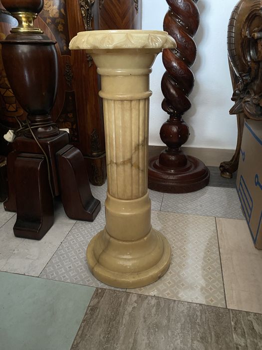 Piedestal Vintage Suport Coloana Marmura