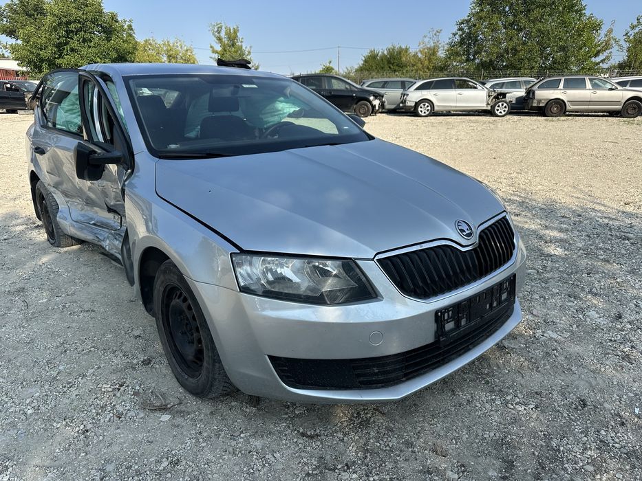 Шкода Октавия 1.6tdi-CLH - На Части!!!