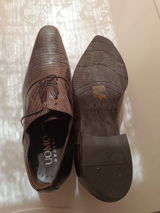 Preț simbolic: Vând pantofi bărbătești Uomo Design 41