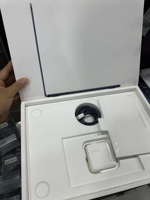 Macbook m2 air 2022 ideal holatda