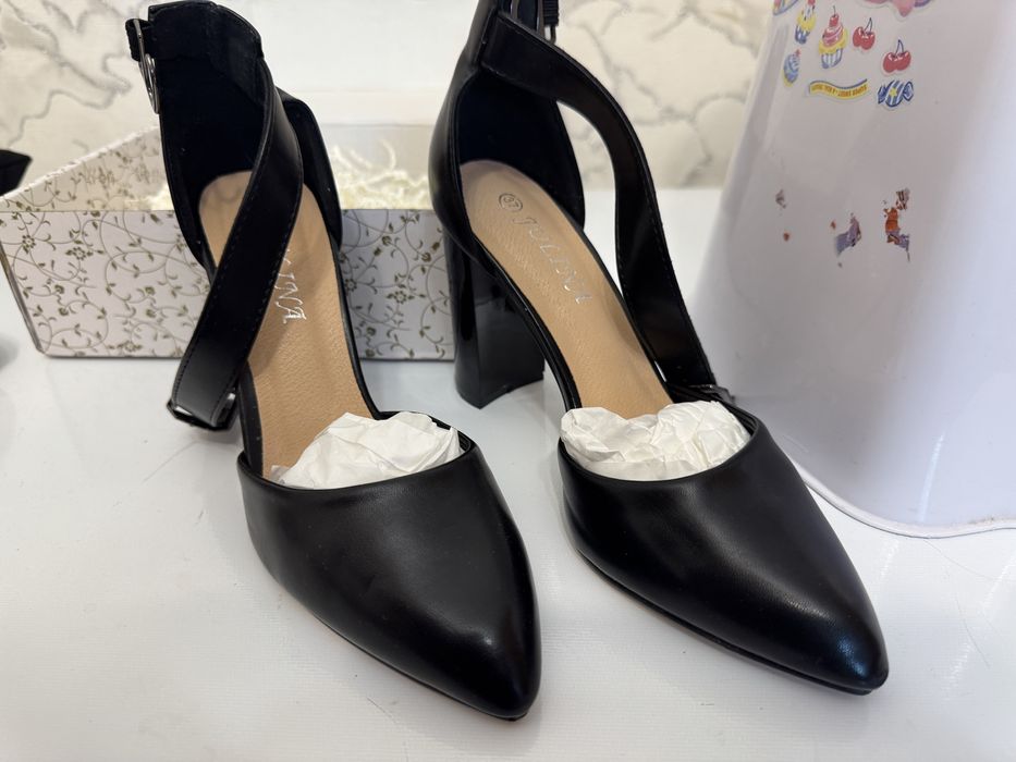 Продам новые туфли 37р