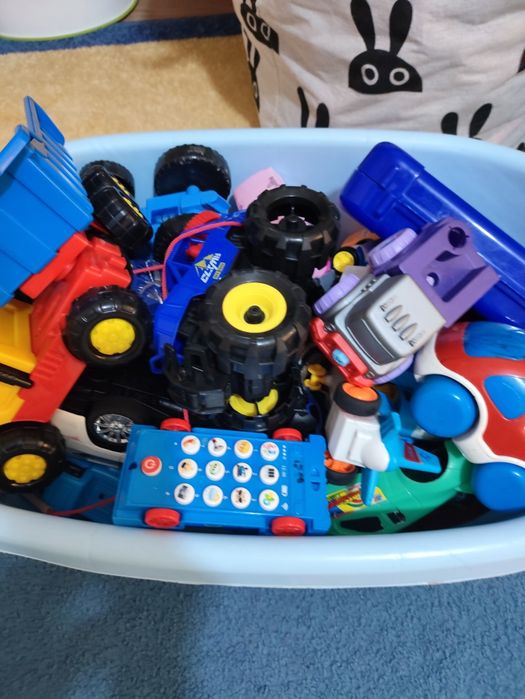 Продам разные детские игрушки машинки