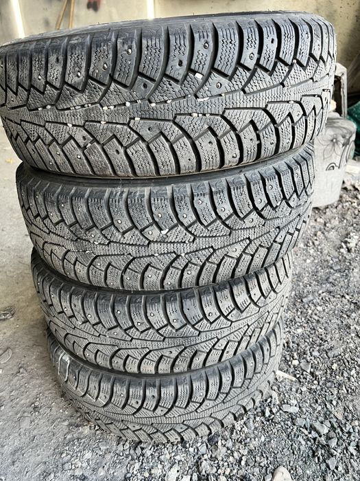Продам Комплект резины r15 195\65