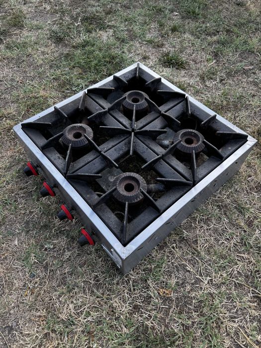 Aragaz profesional pe gaz 4 ochiuri – Veloce Forni – Fontă + Inox