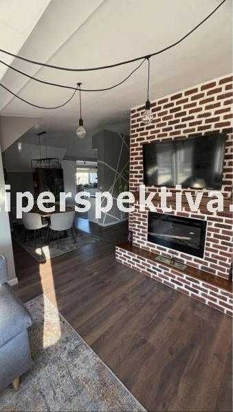 Продава се Тристаен апартамент в Пловдив, Кючук Париж - 200 кв.м за 1075 €/кв.м - Снимка #1