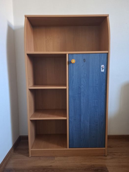 Продаётся стеллаж для дома