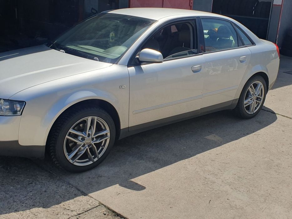Audi a4b6 2003 .