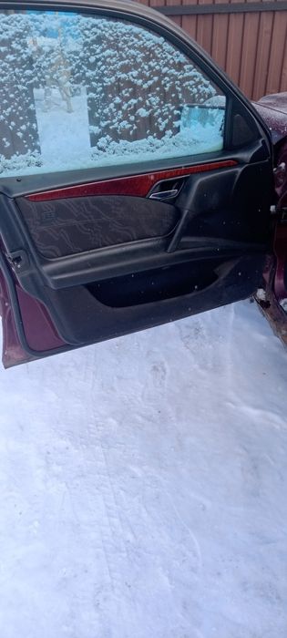 Дверные обшивки,  Мерседес 210