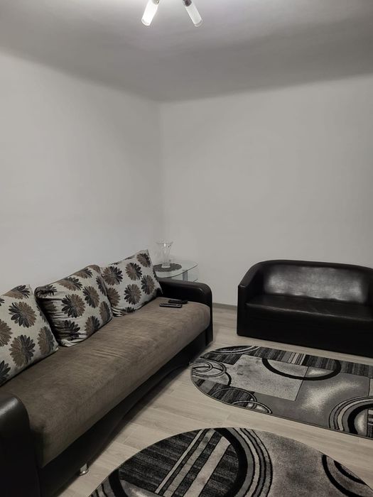 Garsonieră decomandată  de inchiriat Craiova