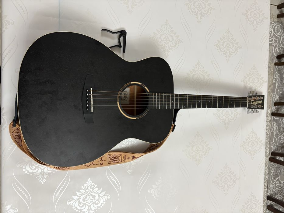 Гитара Canglewood чёрного цвета, в отличном состоянии,