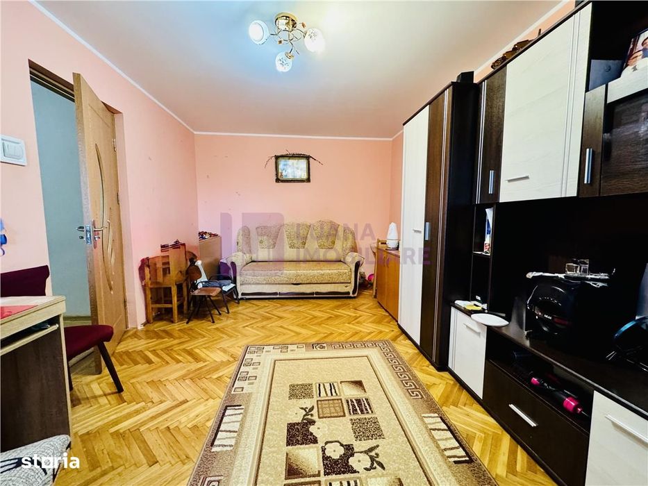 Apartament 2 camere de vanzare | Vasile Aaron | decomandat | pivnita |