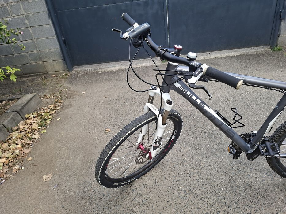 Bicicleta Bulls, frane hidraulice 
Furca telescopica, maneta blocaj
