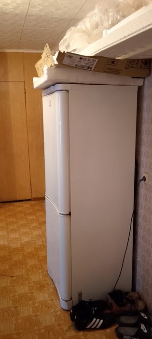 Продам холодильник