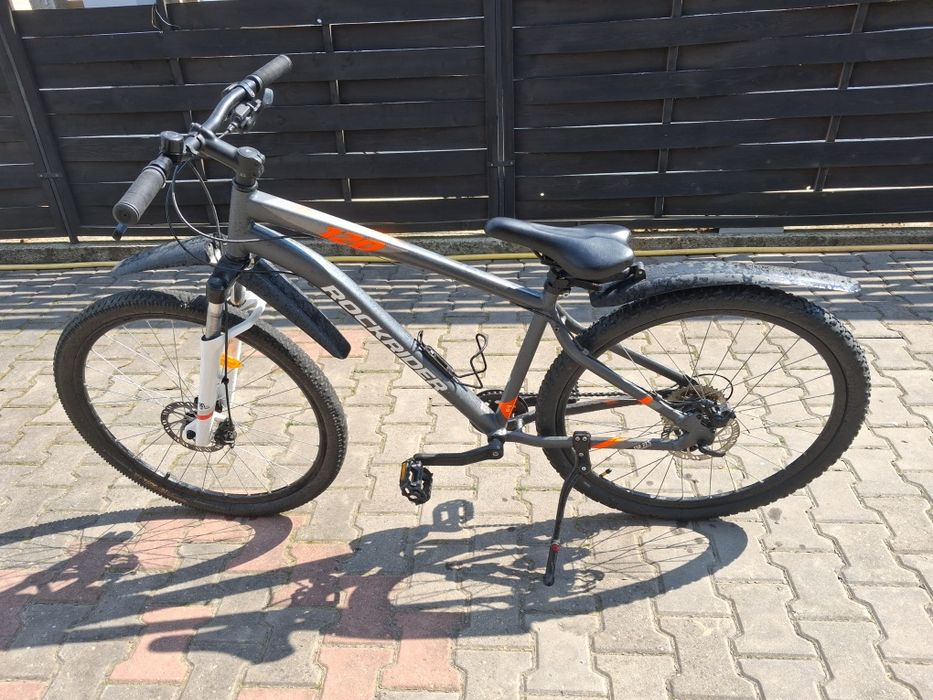 Vând bicicleta ROCKRIDER  ST120