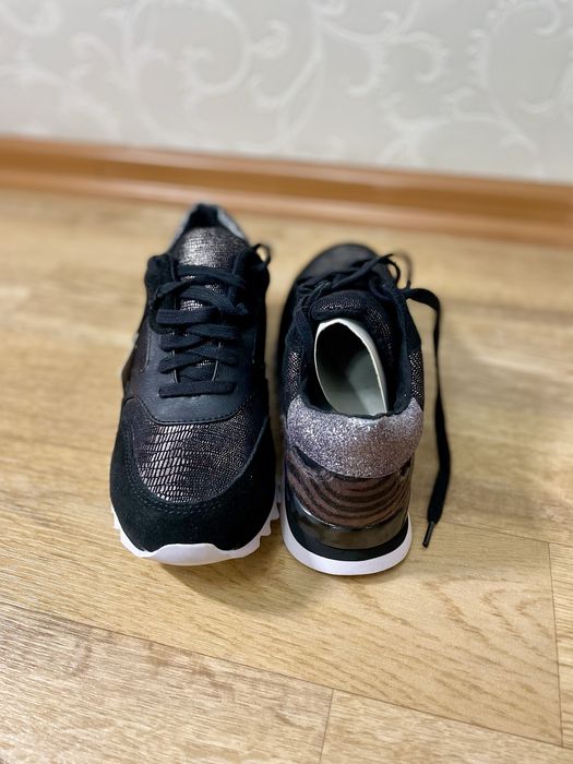 Кроссовки женские Тамарис