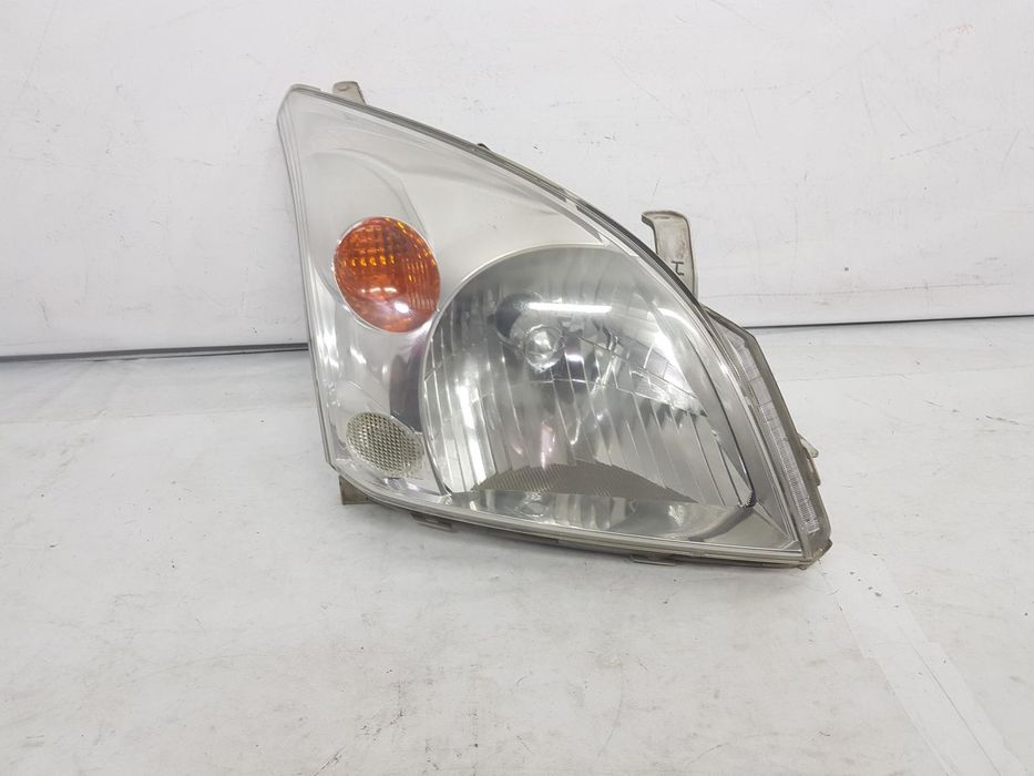 Far dreapta halogen Toyota Land Cruiser J120 dupa 2002