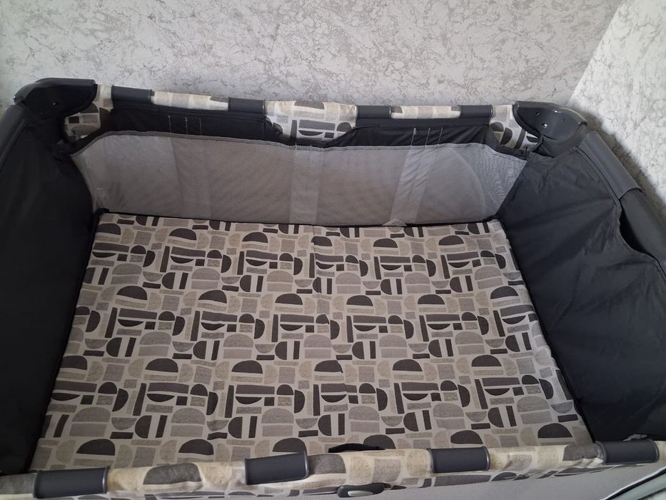 Продам кроватку-манеж