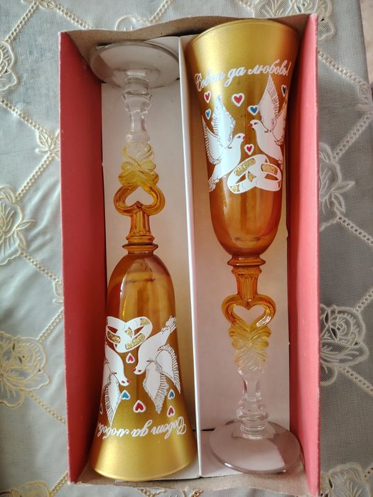 Продам бокалы для молодых