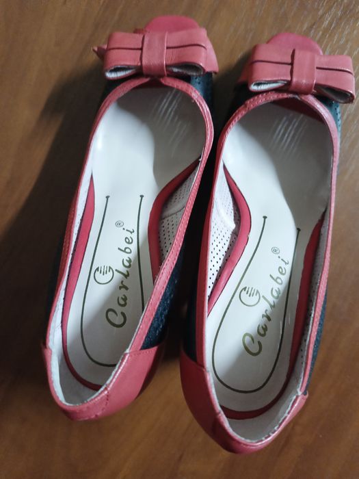 Продам женские туфли