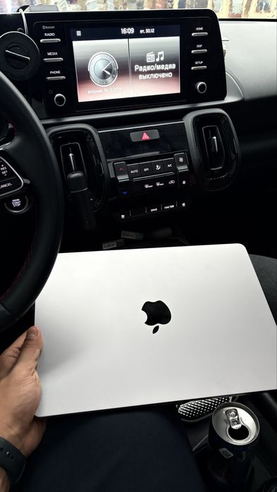 Mac book air m2 13.6-inc