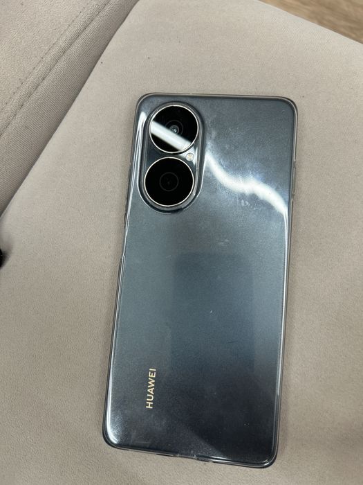 Продам телефон huawei