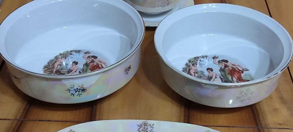 От сервиза Мадонна.