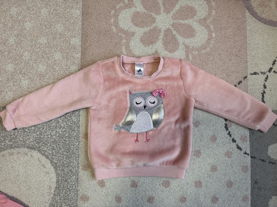 Lot bluze si caciuli