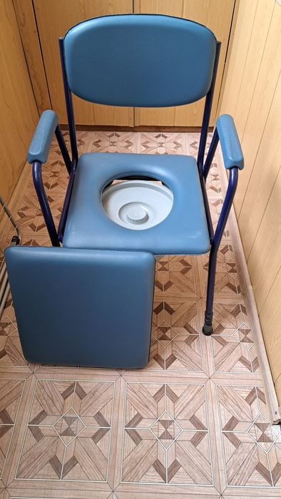 Продам кресло-туалет