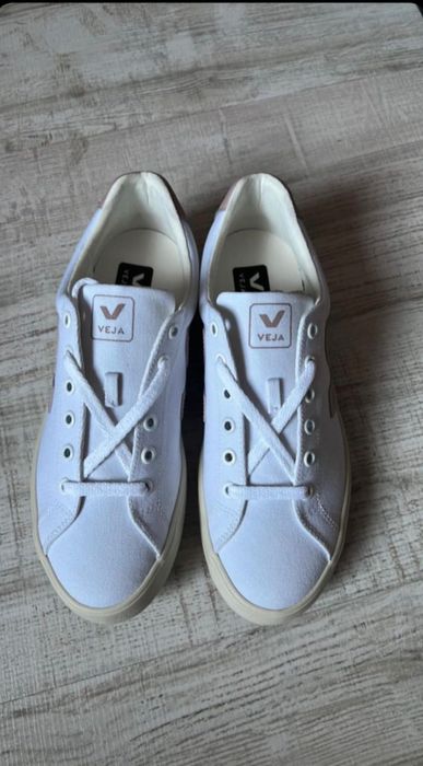 Dune London , VEJA,JORDAN AIR MIT 1,NIKE Free Metco N нови