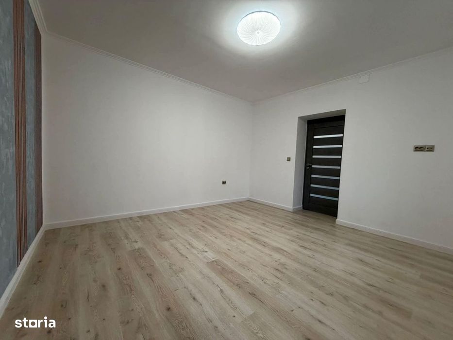 Casă renovată integral ideala pt locuit-in Paleu