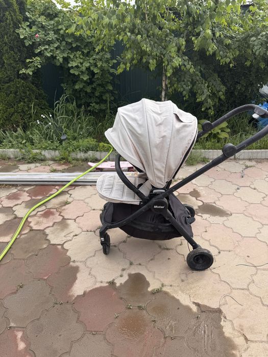 Продам легкую коляску