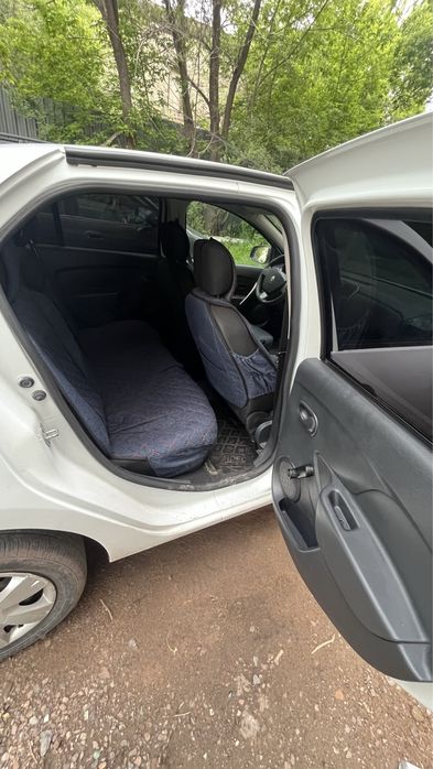 Рено логан 2 2015 года