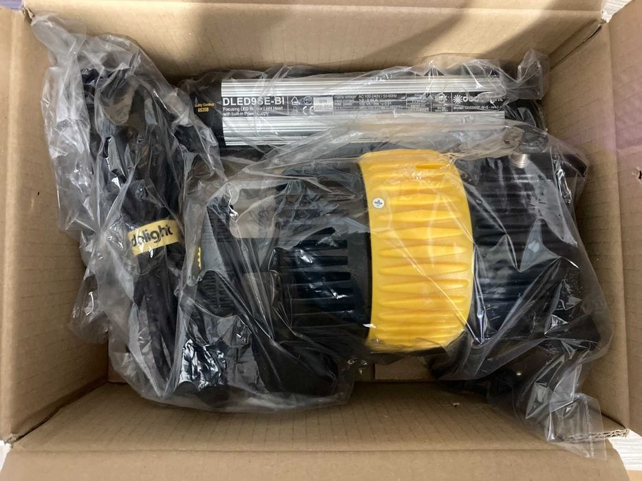 Reflector profesional Dedolight DLED9SE-BI cu balast incorporat