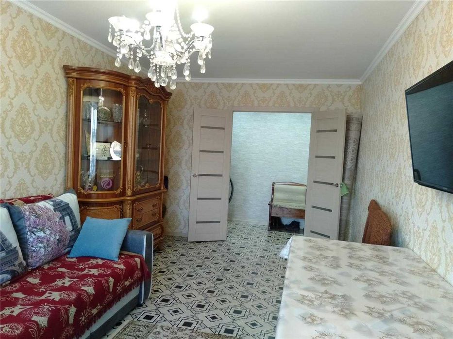 Продам 3 к квартиру на 8 мкр