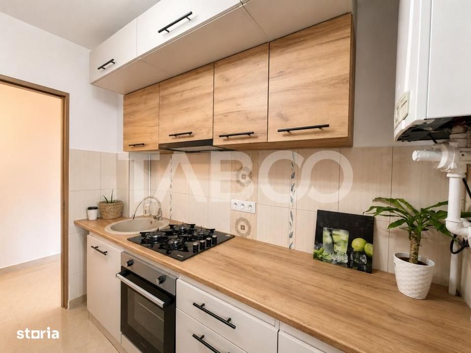 Strand etaj 1 Apartament decomandat 50 mpu balcon pivnita